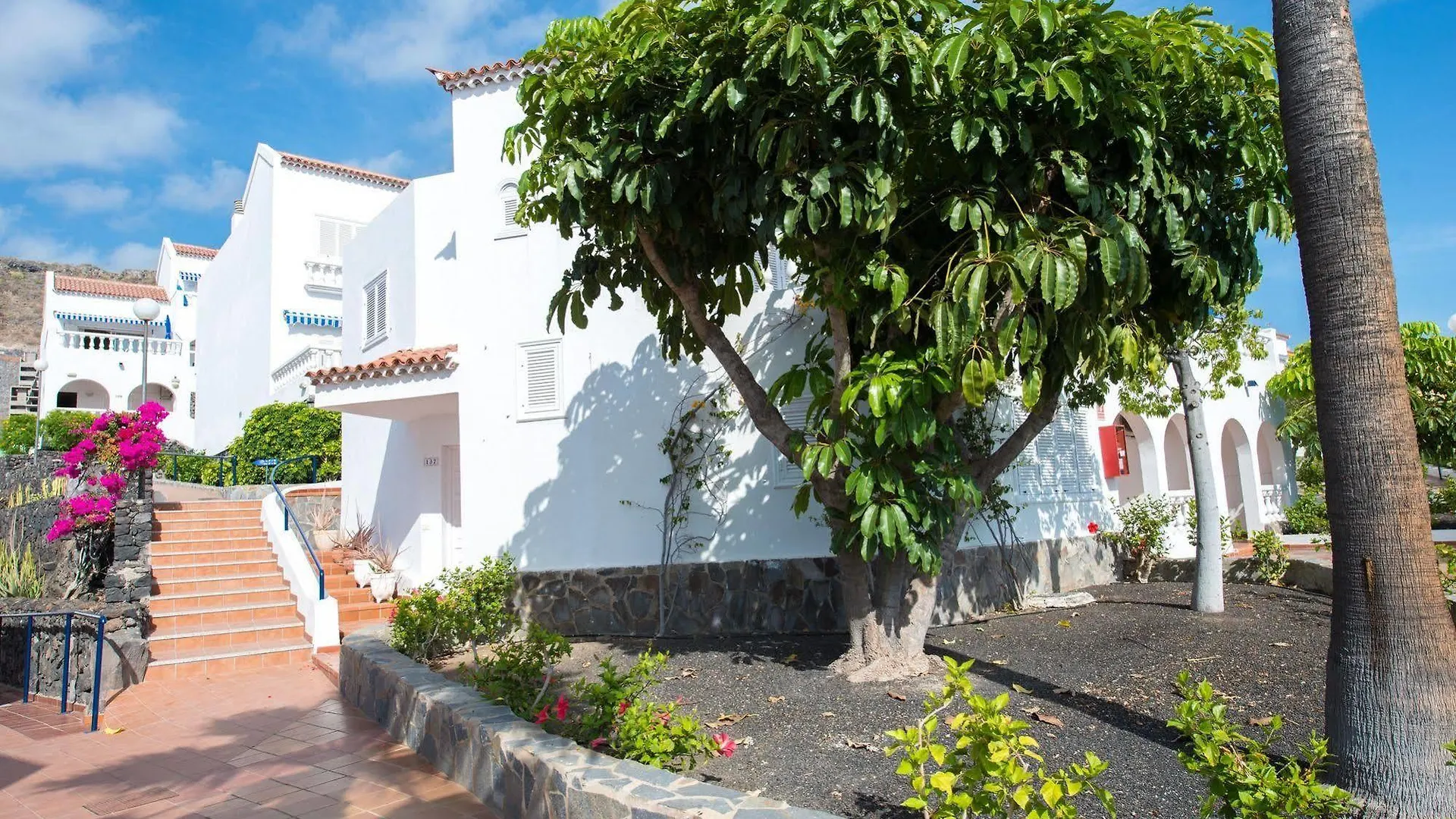 Ona El Marques Aparthotel Puerto de Santiago 3*,